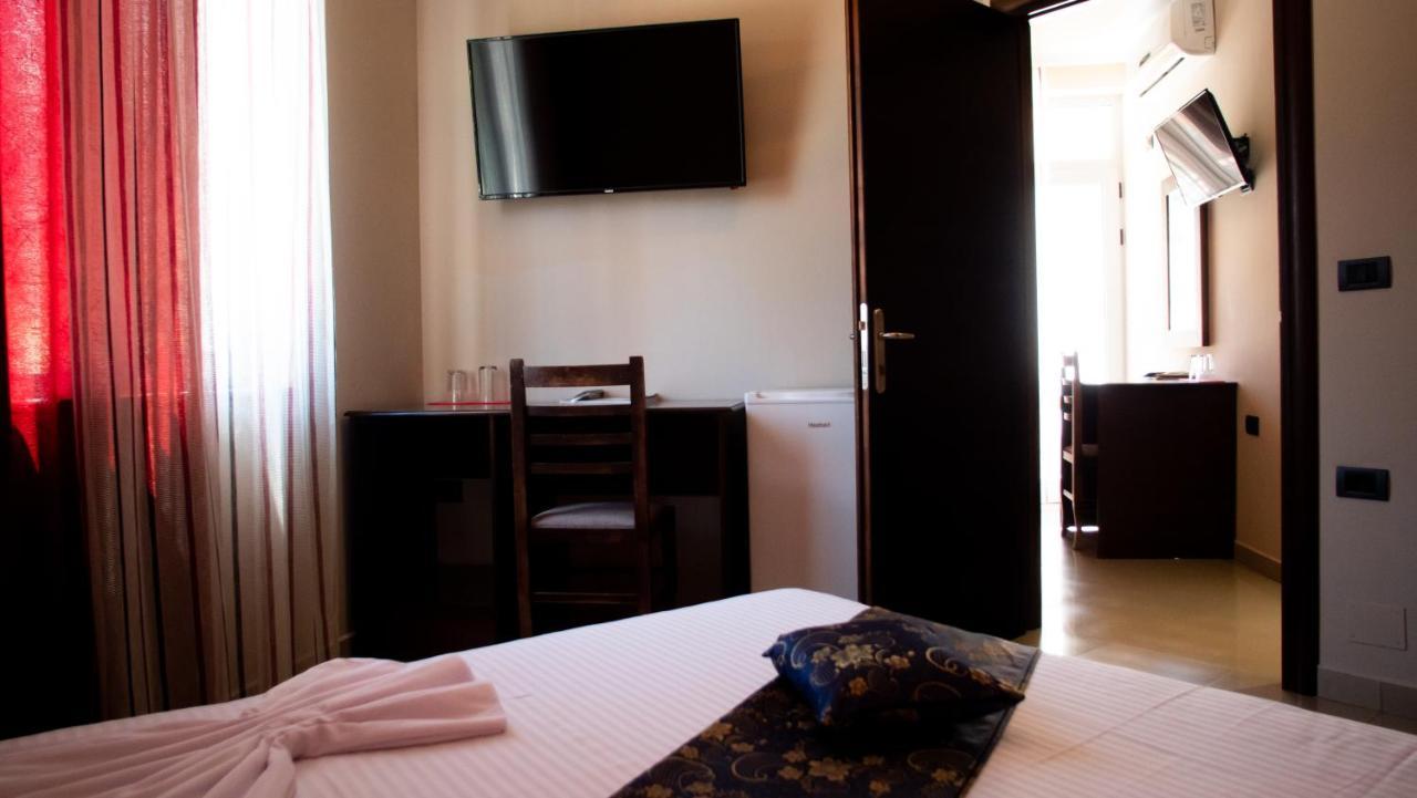 Alvero Hotel Përmet エクステリア 写真