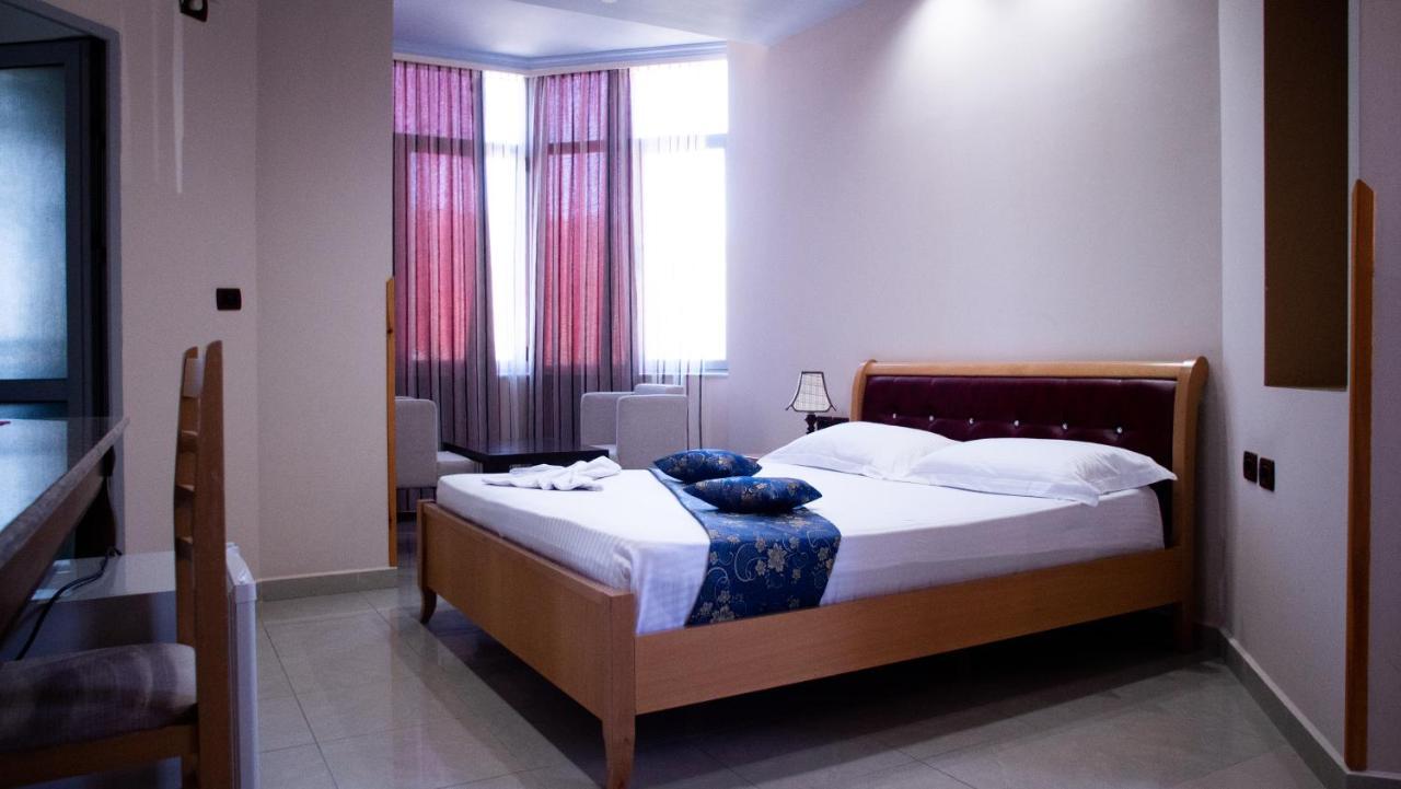 Alvero Hotel Përmet エクステリア 写真
